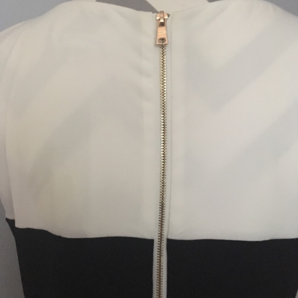 Dress - Picture 4 of 4